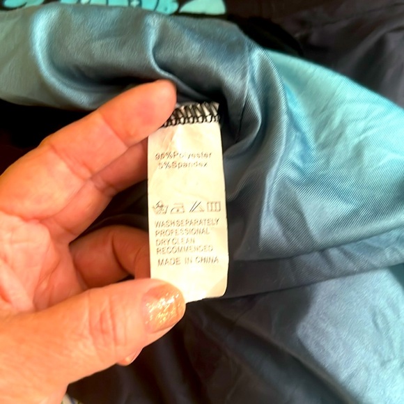 L Gradient Irregular Shirt Print Button VNeck ThreeQuarter Sleeve Ladies Blouse - Picture 9 of 10